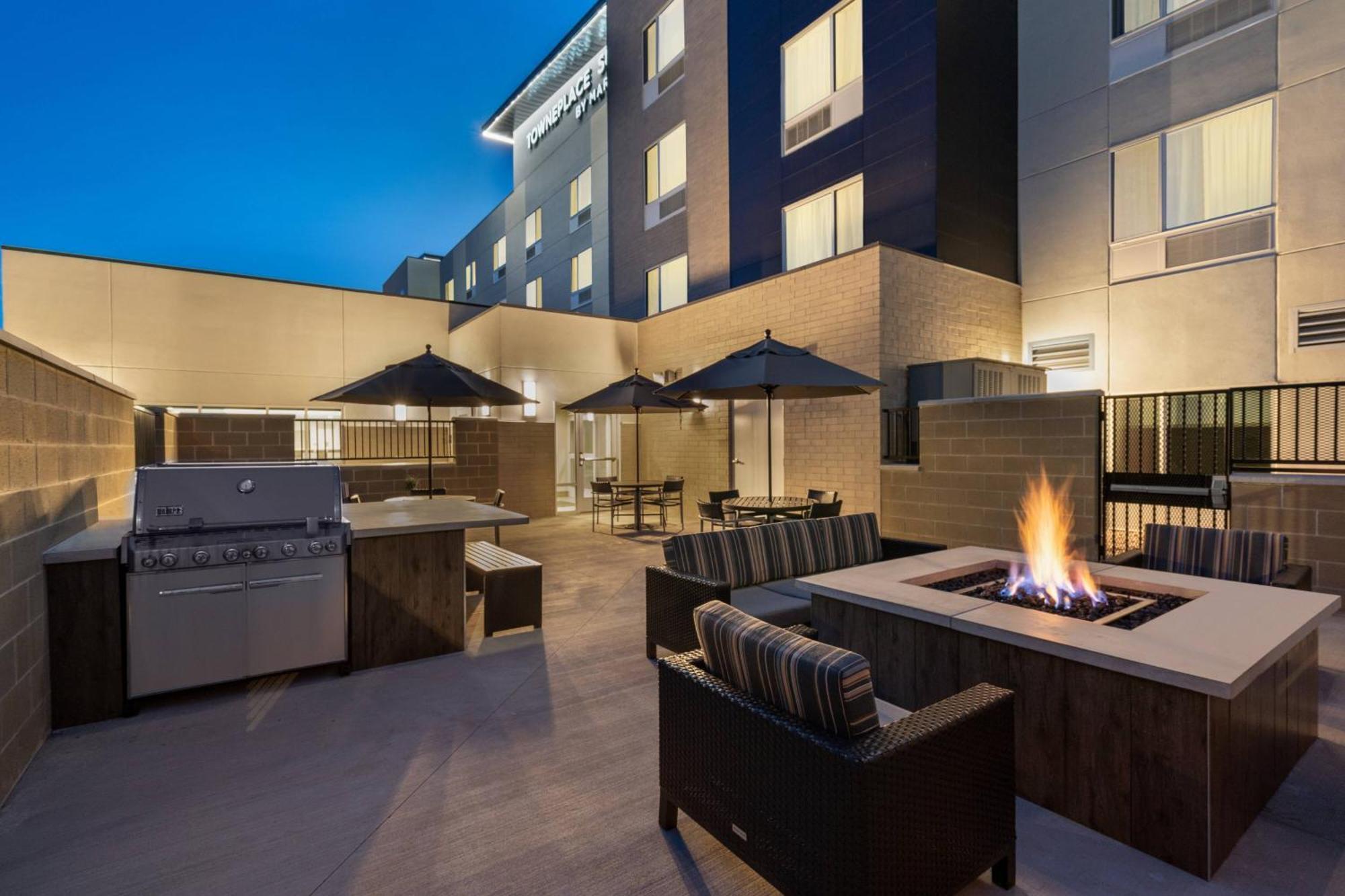 Towneplace Suites By Marriott Logan Eksteriør bilde