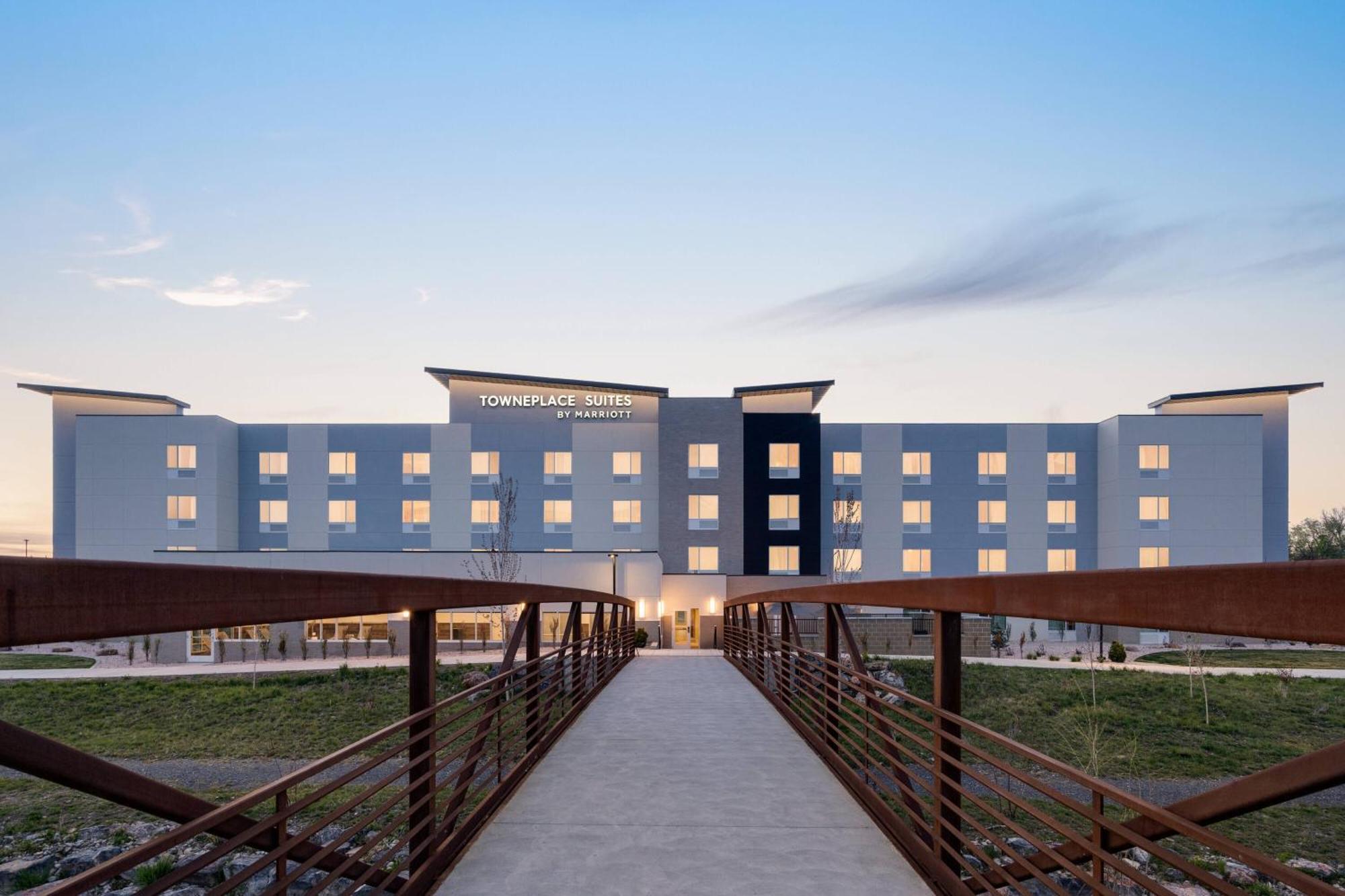 Towneplace Suites By Marriott Logan Eksteriør bilde